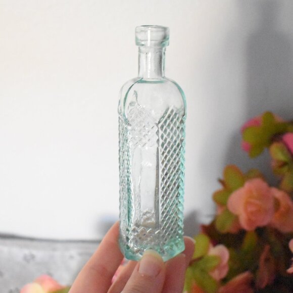 Antique Vintage Mini Color Glass Apothecary Bottles Rustic Farmhouse Decor - Picture 13 of 16